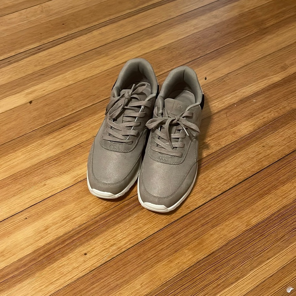 Size 10 Kenneth’s Cole reaction shoes